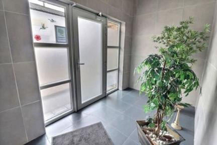Vente en viager. Appartement 1DH2SL à Hainaut Gosselies miniature
