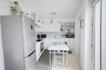 Vente en viager. Appartement YHSRYG à Hainaut MONTIGNIES-SUR-SAMBRE miniature